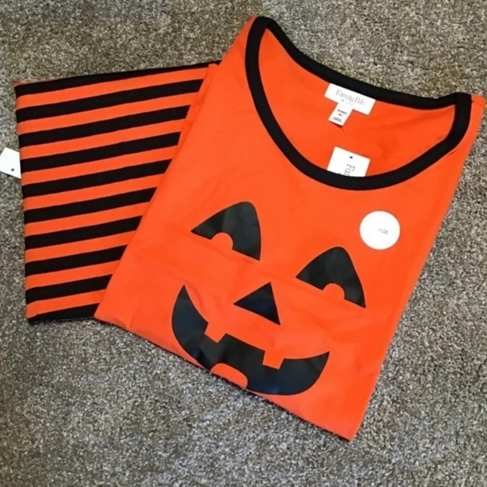 🆕PJ’s Women’s & Men’s matching Halloween pjs